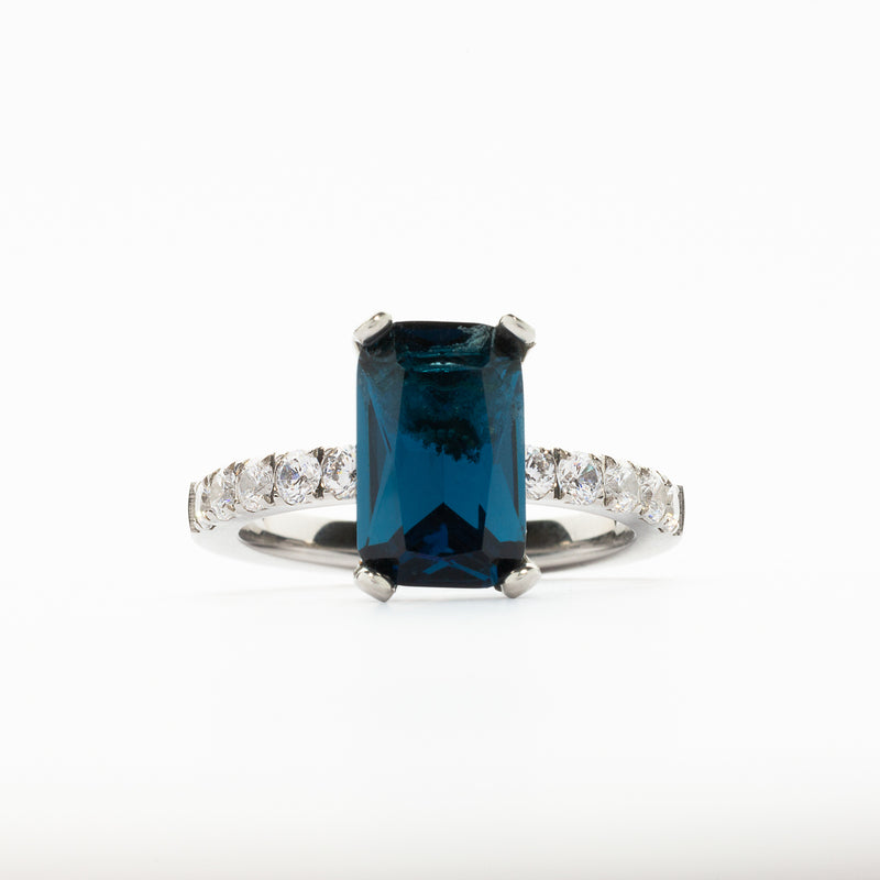 Melano Sapphire Ring