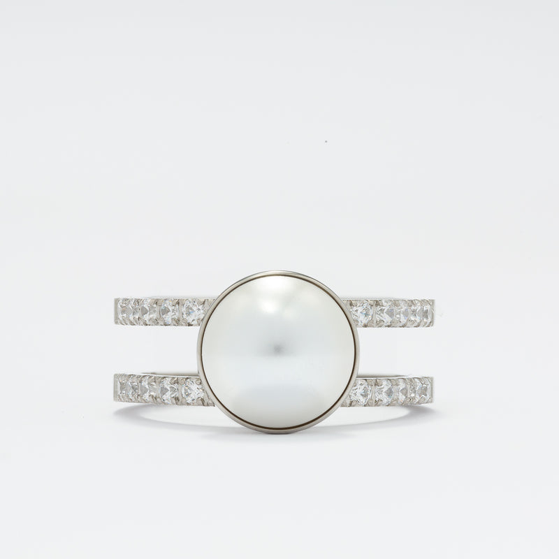 Melano Pearly Ring